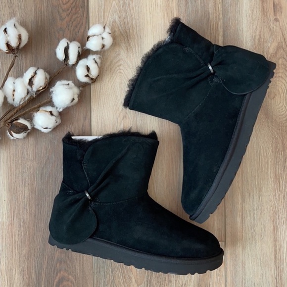 🌿UGG🌿 CLASSIC MINI TWIST BOOTS - Picture 2 of 10